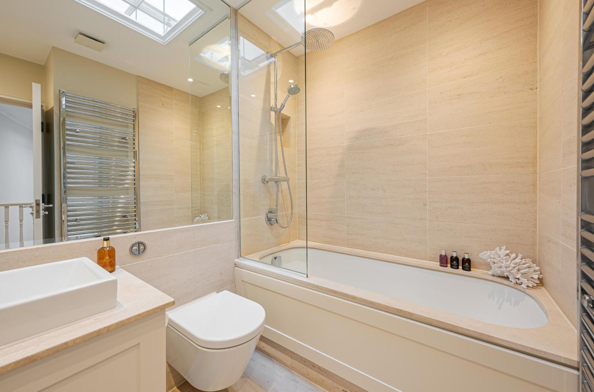 Modern 3 Bedroom Luxury House With Garage In Central Londres Extérieur photo